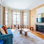 Appartement Parisien Chic Et Confortable