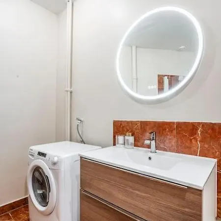 Parisien Chic Et Confortable Apartment Paris